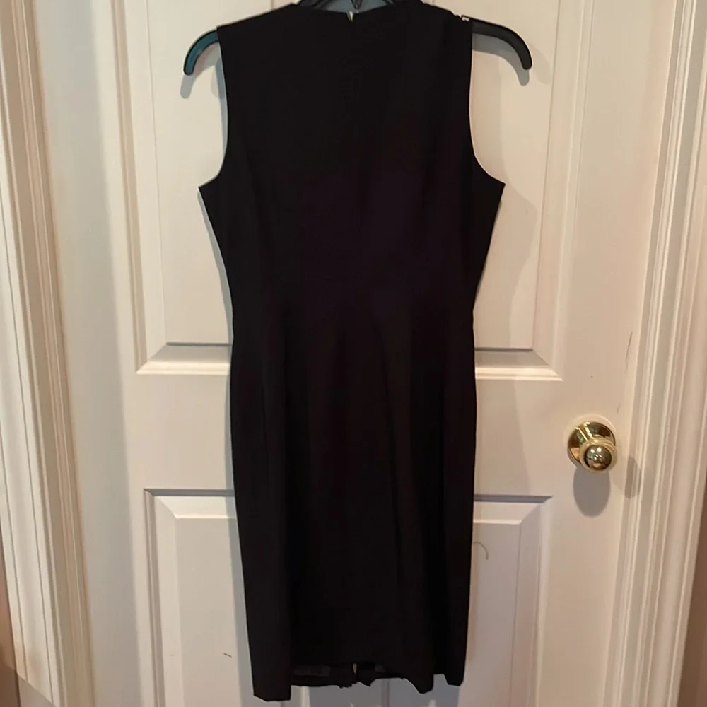 Calvin Klein sz 4 Sleeveless V Neck Ruffle Front Black sheath Dress GUC B71 - Picture 3 of 8